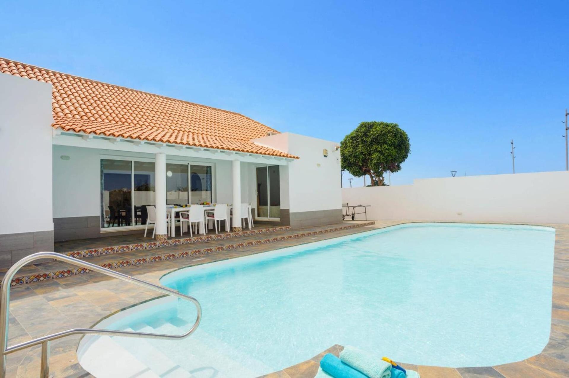 Villa Esmeralda By Villa Plus Corralejo Exterior photo